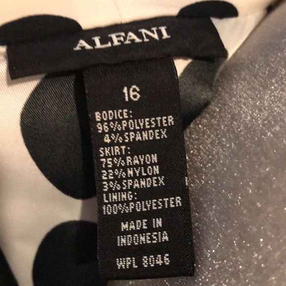 Alfani Black and White Polka Dot Empire Waist Pleated V Neckline Dress-Size 16 - Picture 9 of 10